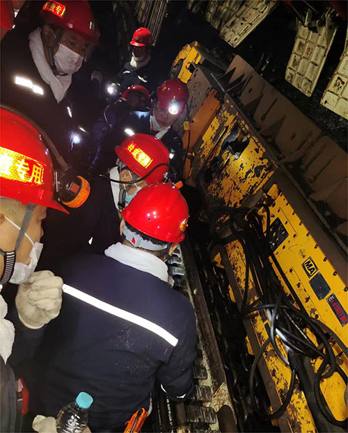 鶴崗2.jpg 上海創(chuàng)力集團受邀為龍煤集團下屬礦業(yè)單位開展采煤機業(yè)務(wù)培訓(xùn)(圖8)