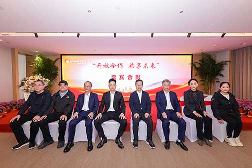 院士工作站合影.jpg 【開(kāi)放合作 共享未來(lái)】上海創(chuàng)力集團(tuán)院士工作站等揭牌儀式圓滿結(jié)束(圖14)