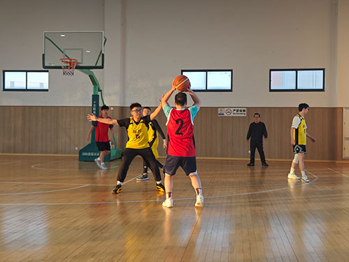 籃球.jpg 躍動創(chuàng)力 智勝未來 | 創(chuàng)力集團2025年主題運動會圓滿落幕(圖3)